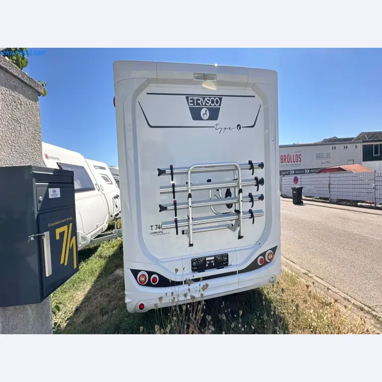 Motorhomes and recreational vehicles, travel trailers, caravan accessories, trucks, office and workshop equipment-14