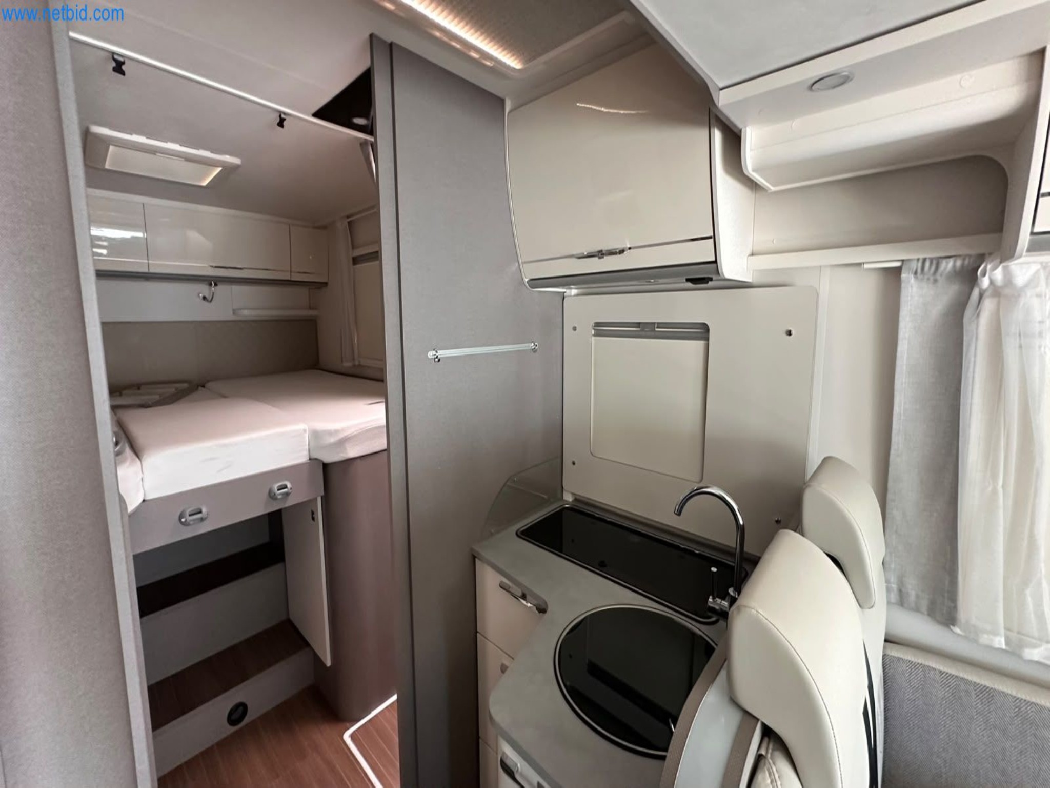 Motorhomes and recreational vehicles, travel trailers, caravan accessories, trucks, office and workshop equipment-3