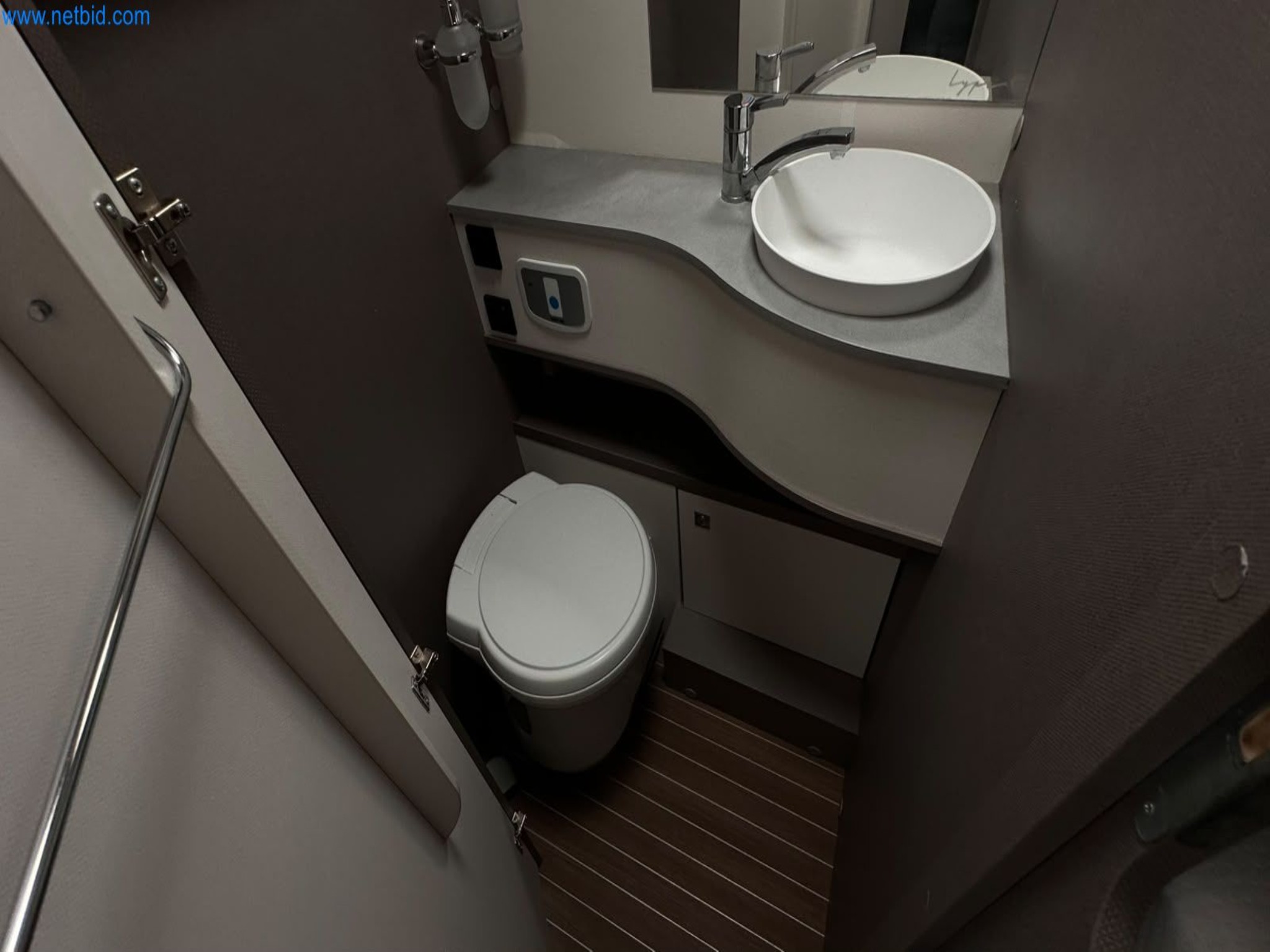 Motorhomes and recreational vehicles, travel trailers, caravan accessories, trucks, office and workshop equipment-6