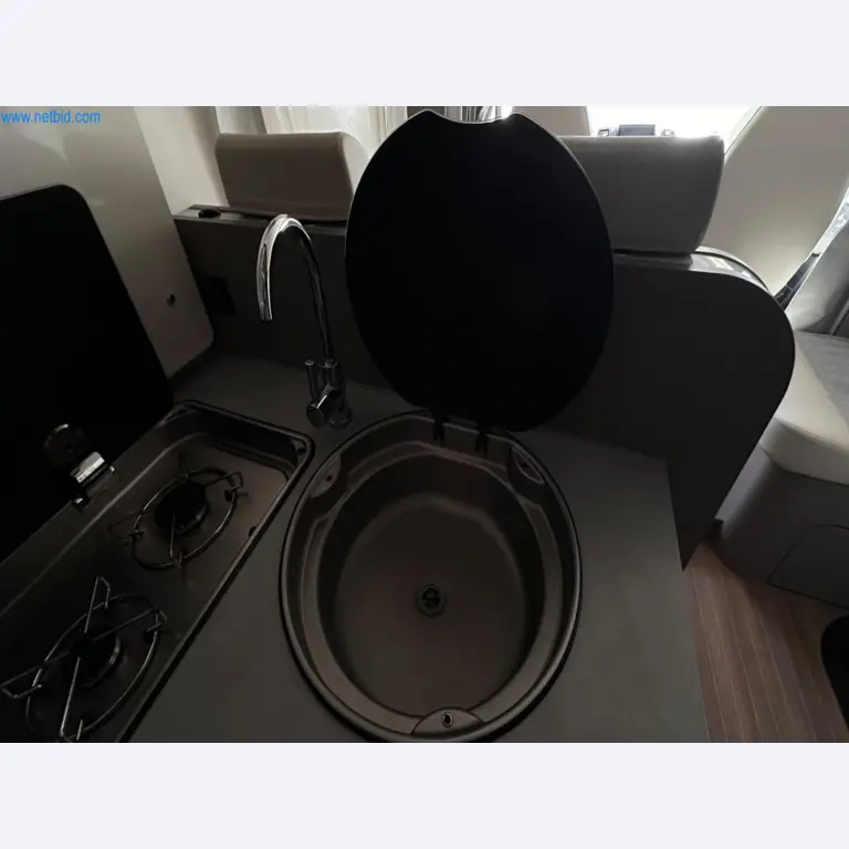 Motorhomes and recreational vehicles, travel trailers, caravan accessories, trucks, office and workshop equipment-9
