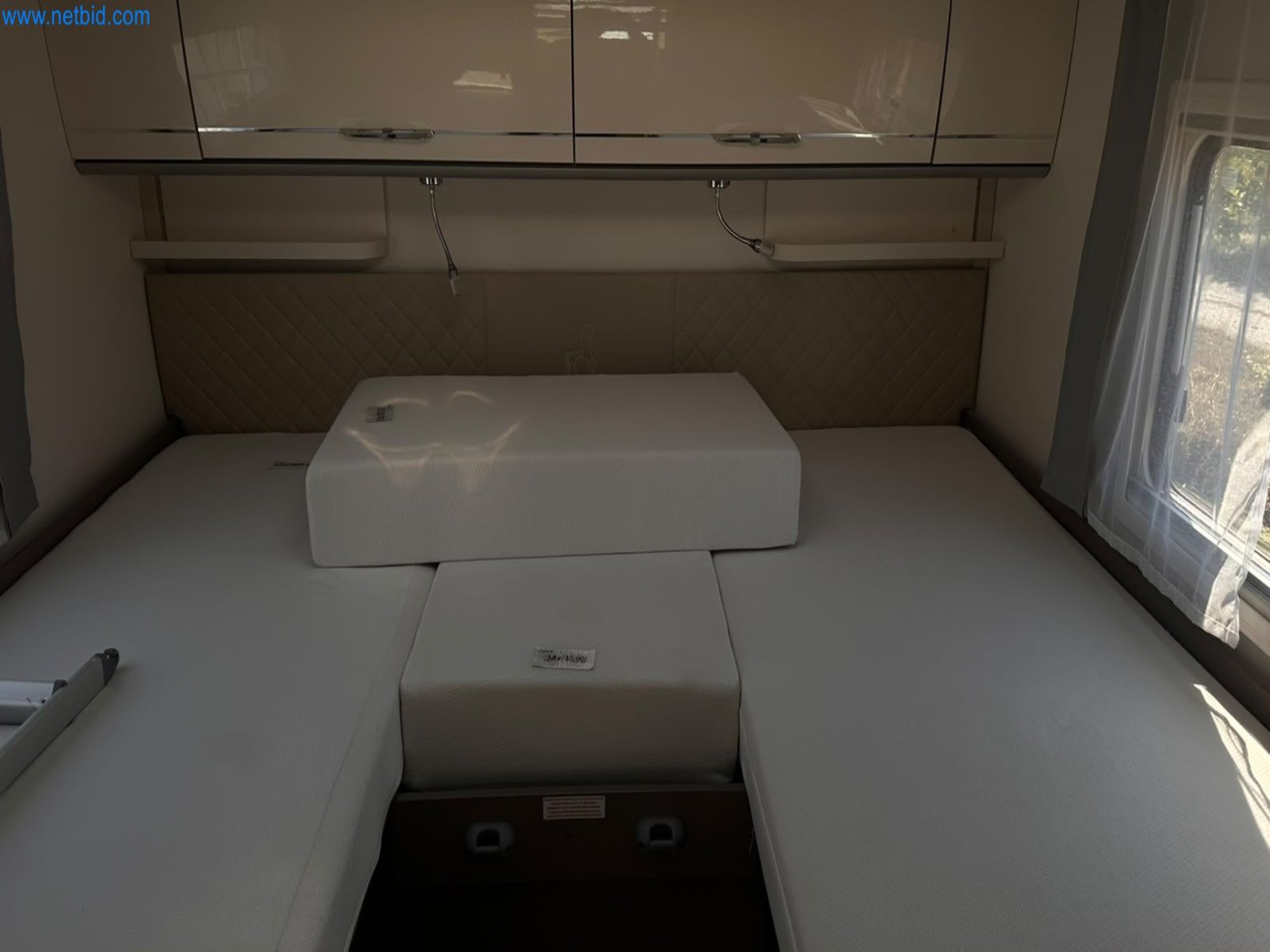 Motorhomes and recreational vehicles, travel trailers, caravan accessories, trucks, office and workshop equipment-17