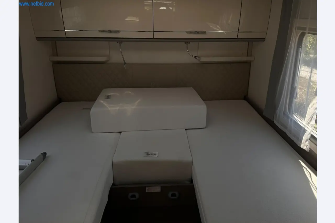 Motorhomes and recreational vehicles, travel trailers, caravan accessories, trucks, office and workshop equipment-17