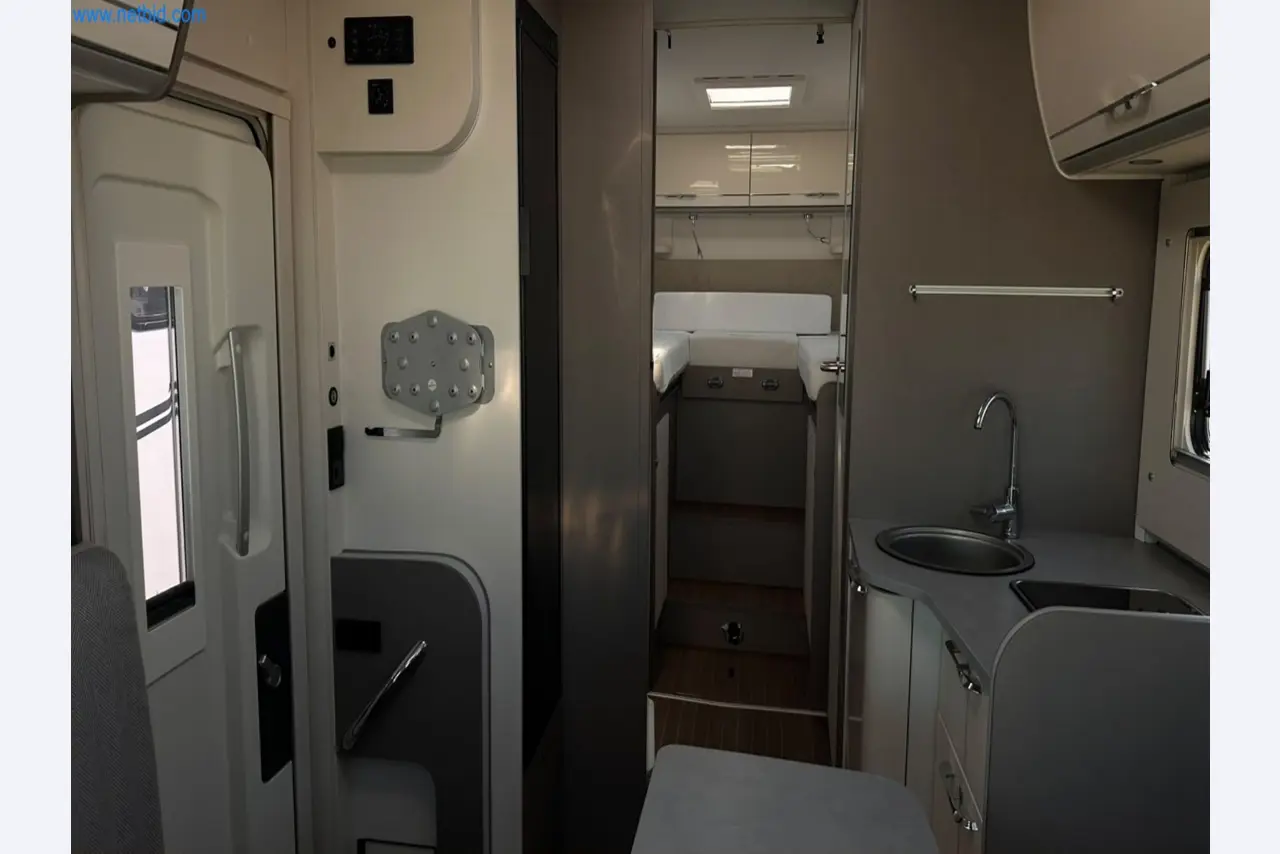 Motorhomes and recreational vehicles, travel trailers, caravan accessories, trucks, office and workshop equipment-21