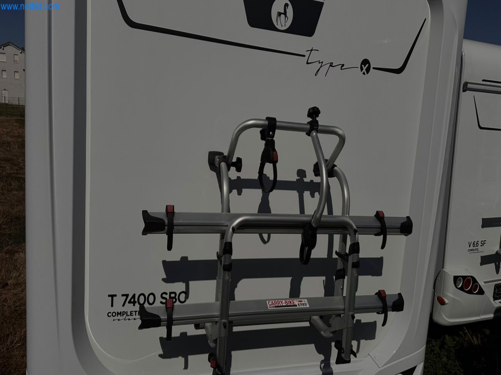 Motorhomes and recreational vehicles, travel trailers, caravan accessories, trucks, office and workshop equipment-27