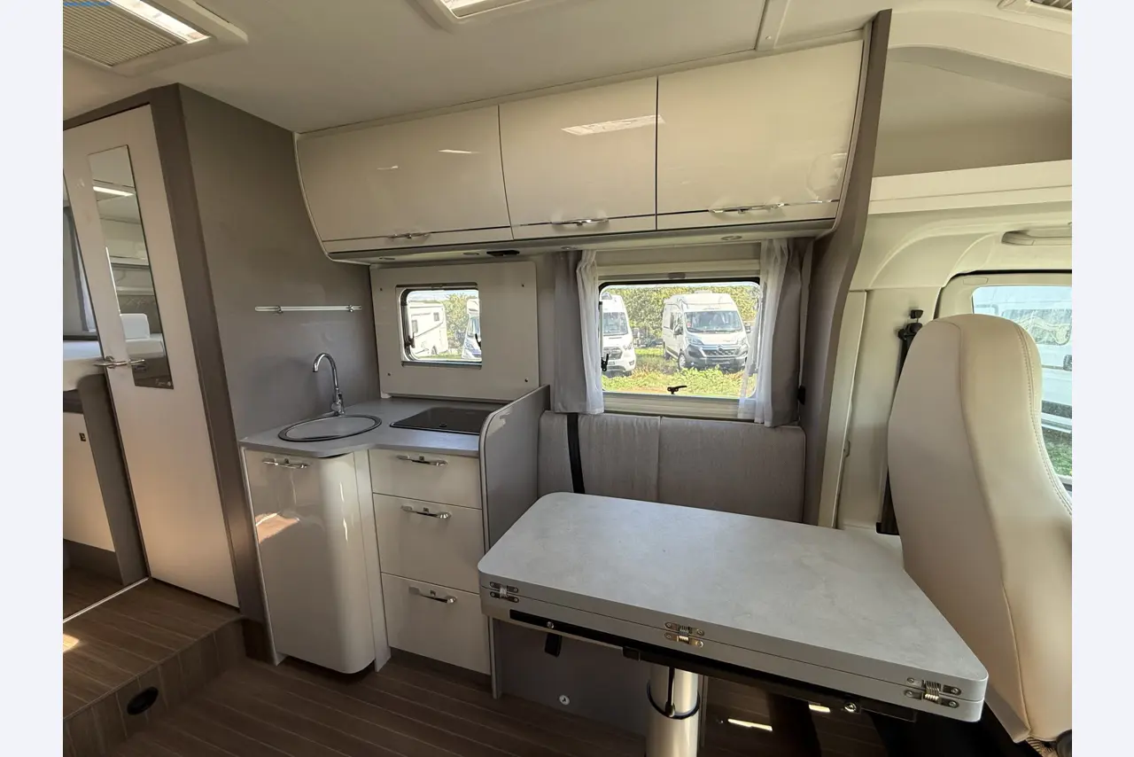 Motorhomes and recreational vehicles, travel trailers, RV accessories, trucks, office and workshop equipment-12
