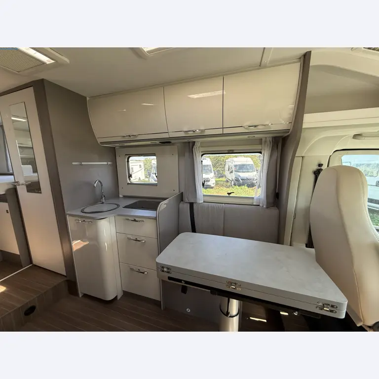 Motorhomes and recreational vehicles, travel trailers, RV accessories, trucks, office and workshop equipment-12