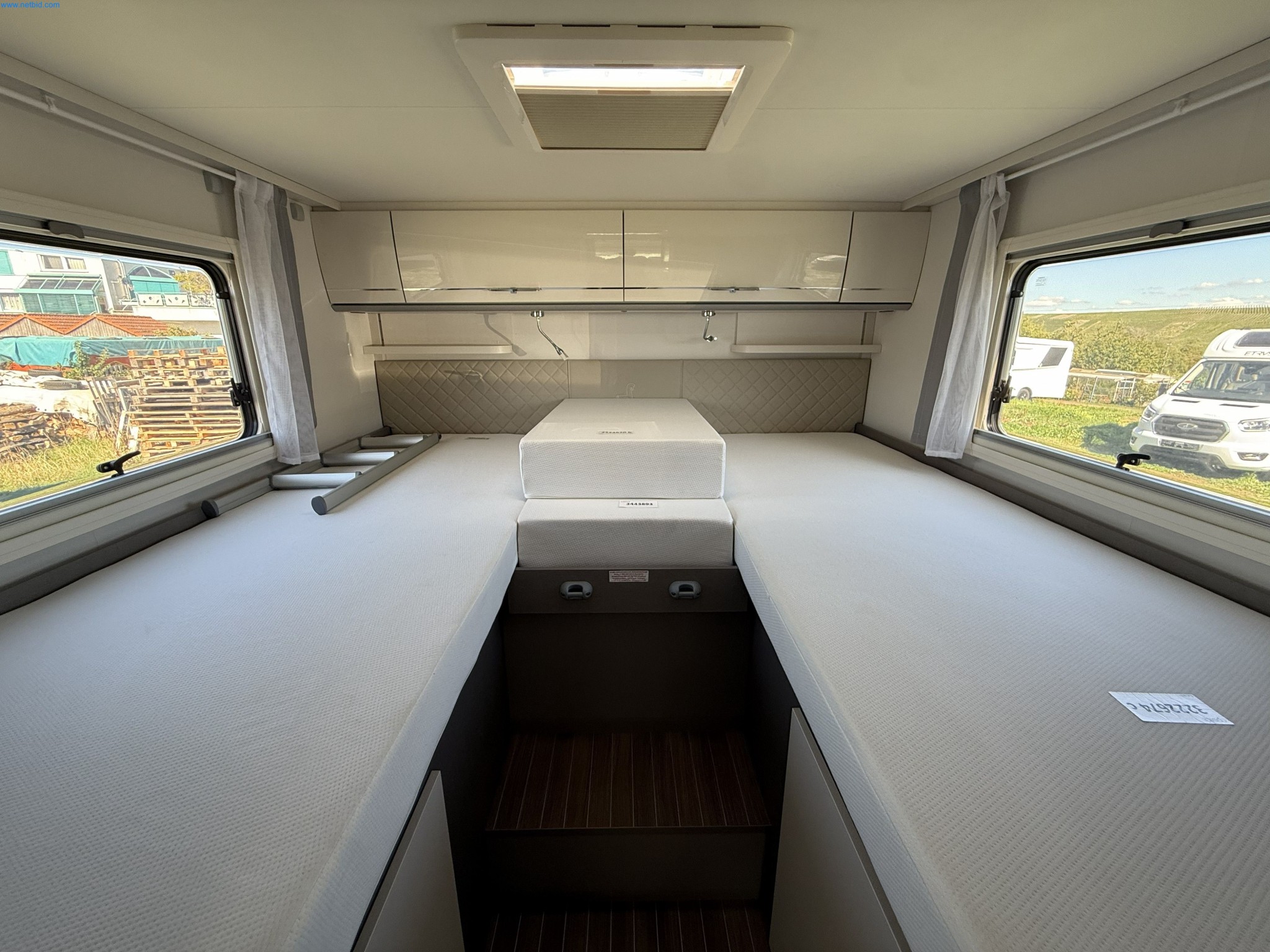 Motorhomes and recreational vehicles, travel trailers, RV accessories, trucks, office and workshop equipment-15