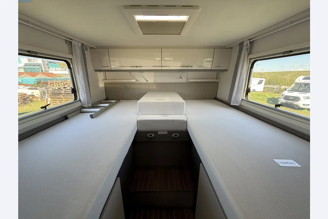 Motorhomes and recreational vehicles, travel trailers, RV accessories, trucks, office and workshop equipment-15