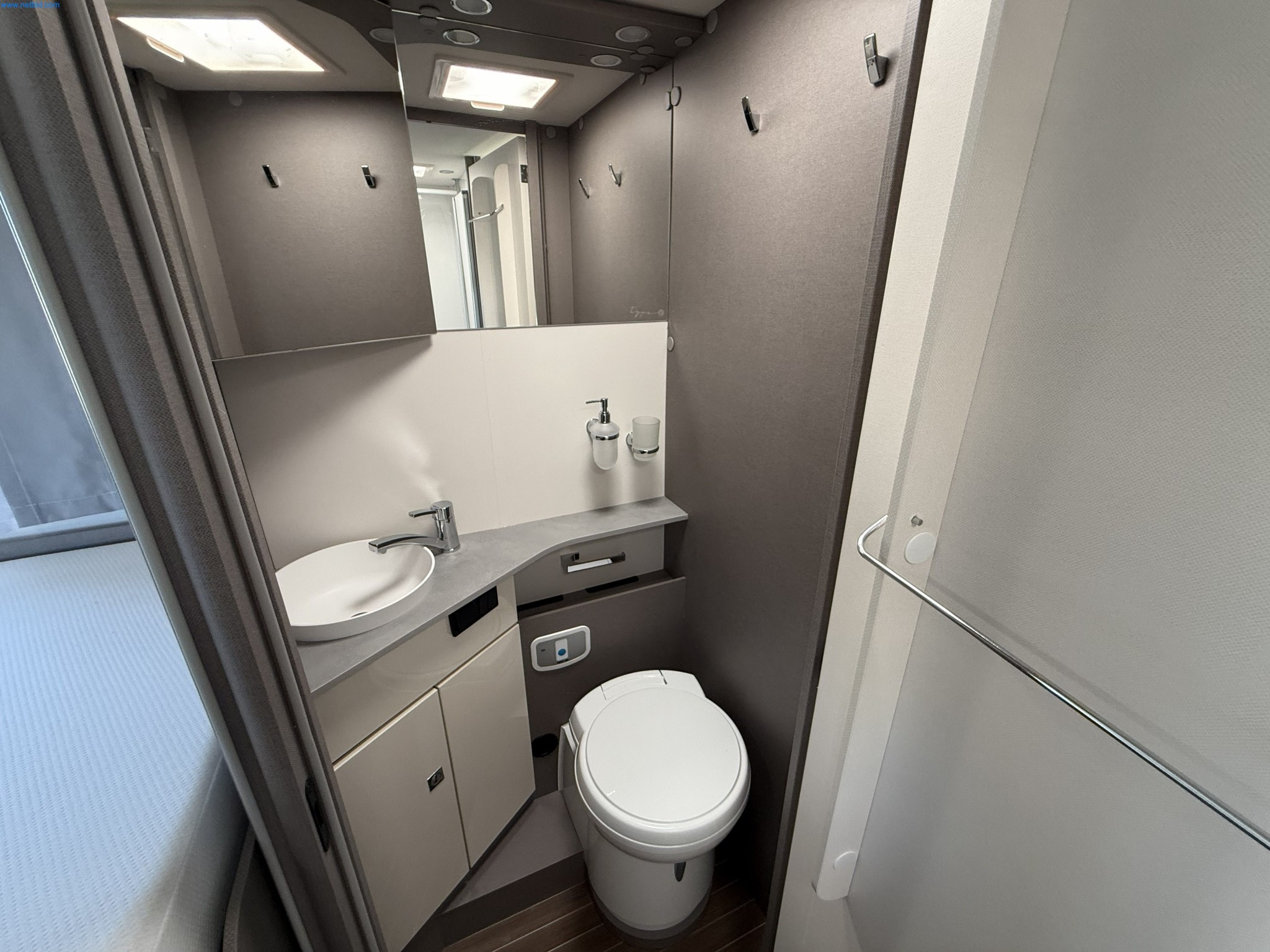 Motorhomes and recreational vehicles, travel trailers, RV accessories, trucks, office and workshop equipment-16