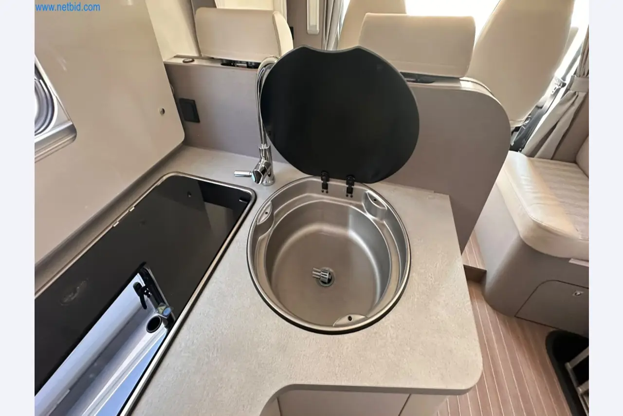 Motorhomes and recreational vehicles, travel trailers, caravan accessories, trucks, office and workshop equipment-12