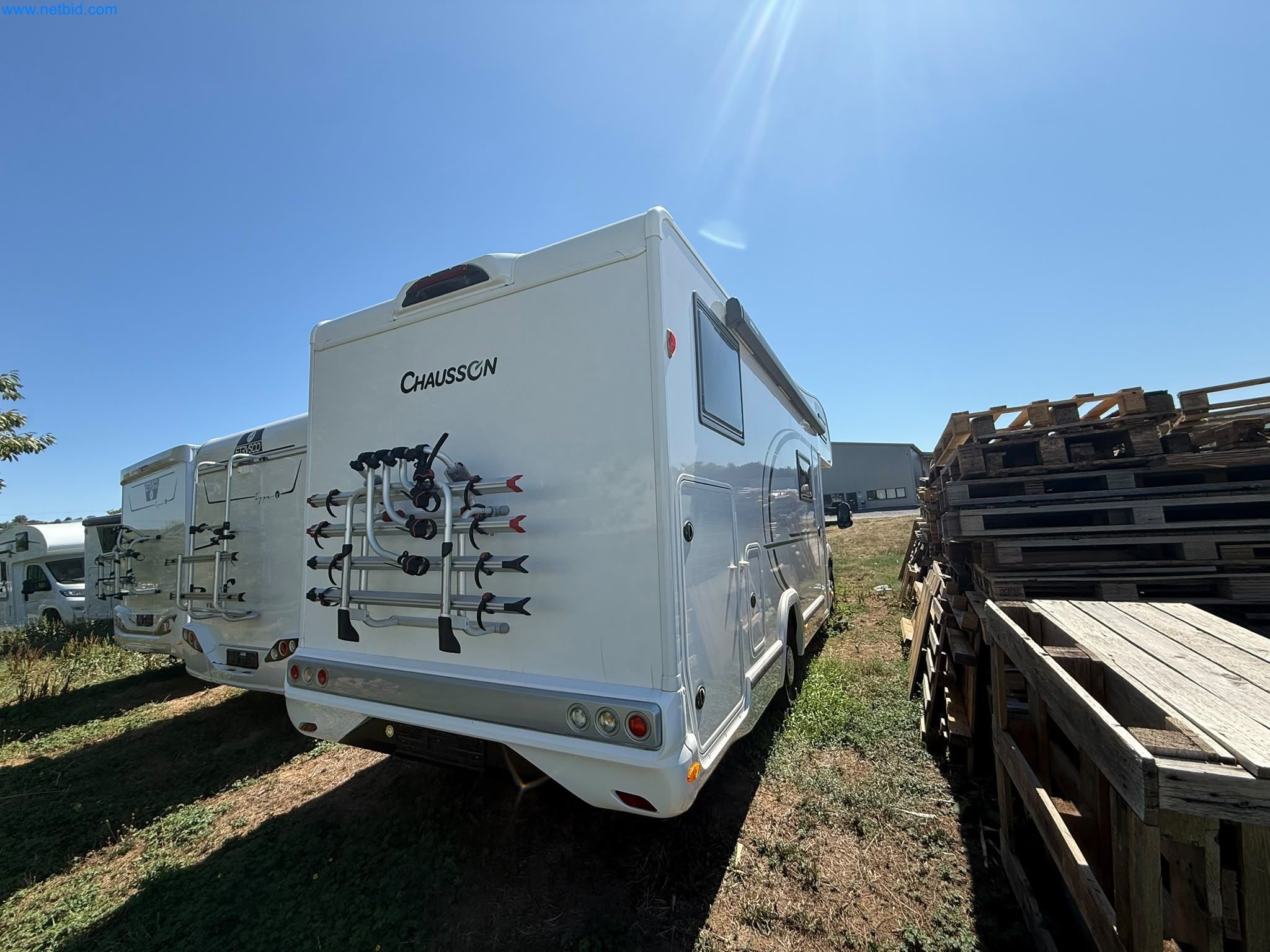 Motorhomes and recreational vehicles, travel trailers, caravan accessories, trucks, office and workshop equipment-15