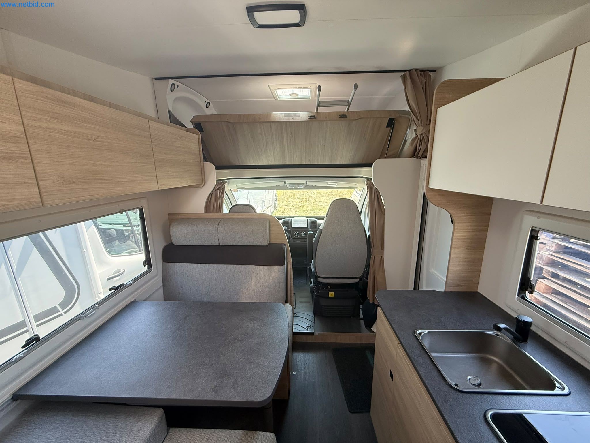 Motorhomes and recreational vehicles, travel trailers, caravan accessories, trucks, office and workshop equipment-17