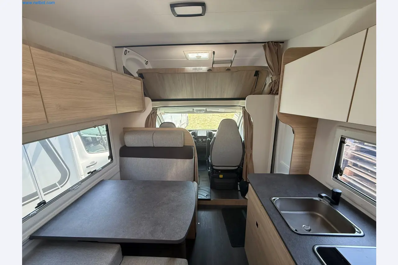 Motorhomes and recreational vehicles, travel trailers, caravan accessories, trucks, office and workshop equipment-17