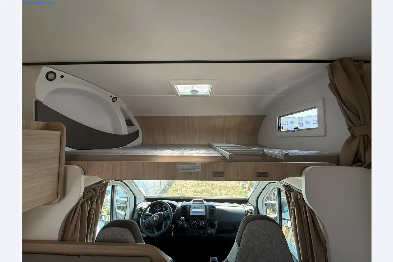 Motorhomes and recreational vehicles, travel trailers, caravan accessories, trucks, office and workshop equipment-18
