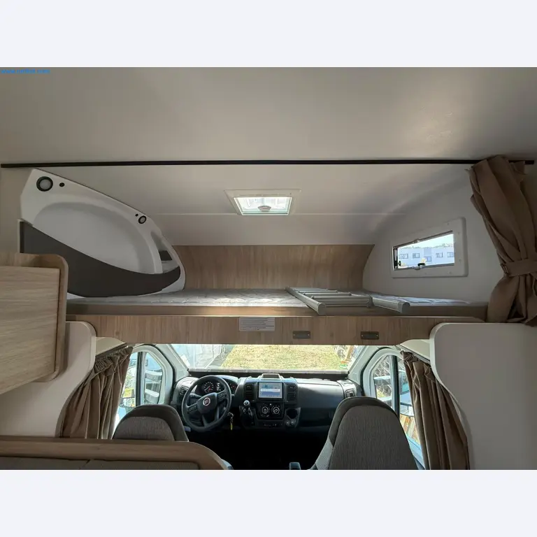 Motorhomes and recreational vehicles, travel trailers, caravan accessories, trucks, office and workshop equipment-18