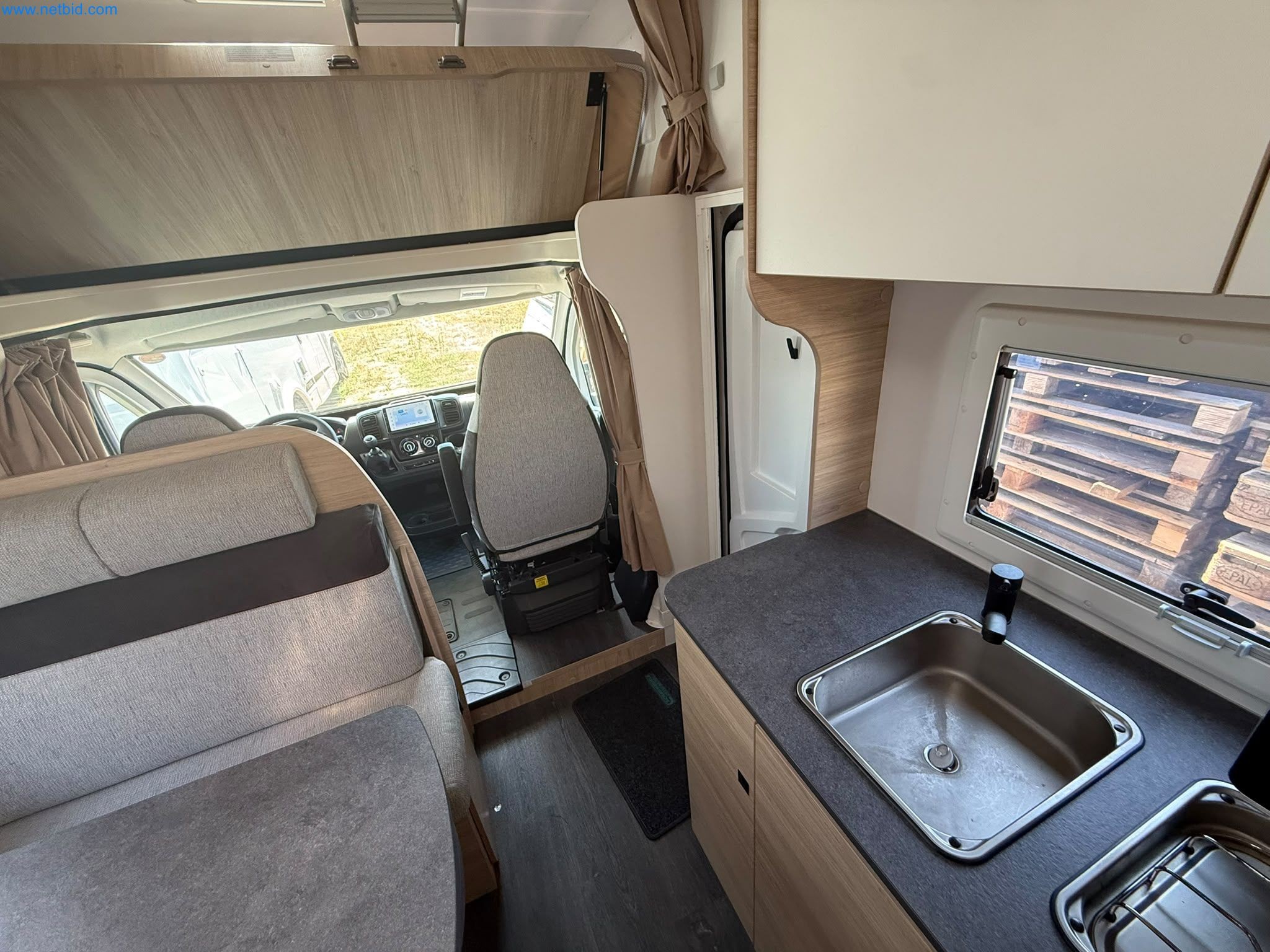 Motorhomes and recreational vehicles, travel trailers, caravan accessories, trucks, office and workshop equipment-3