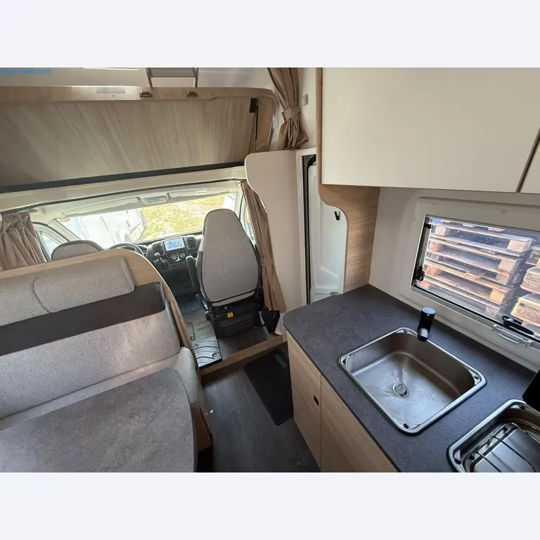 Motorhomes and recreational vehicles, travel trailers, caravan accessories, trucks, office and workshop equipment-3