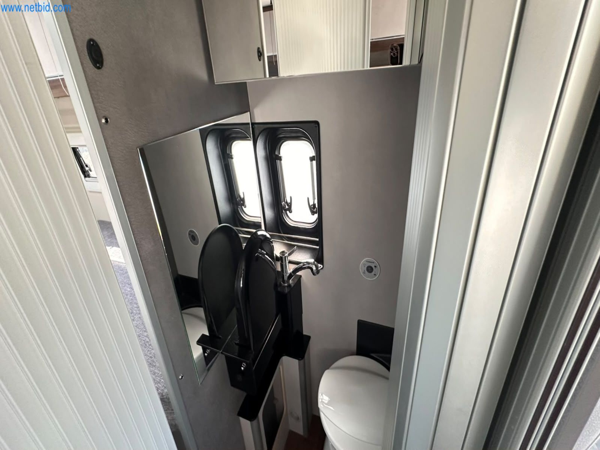 Motorhomes and recreational vehicles, travel trailers, caravan accessories, trucks, office and workshop equipment-11
