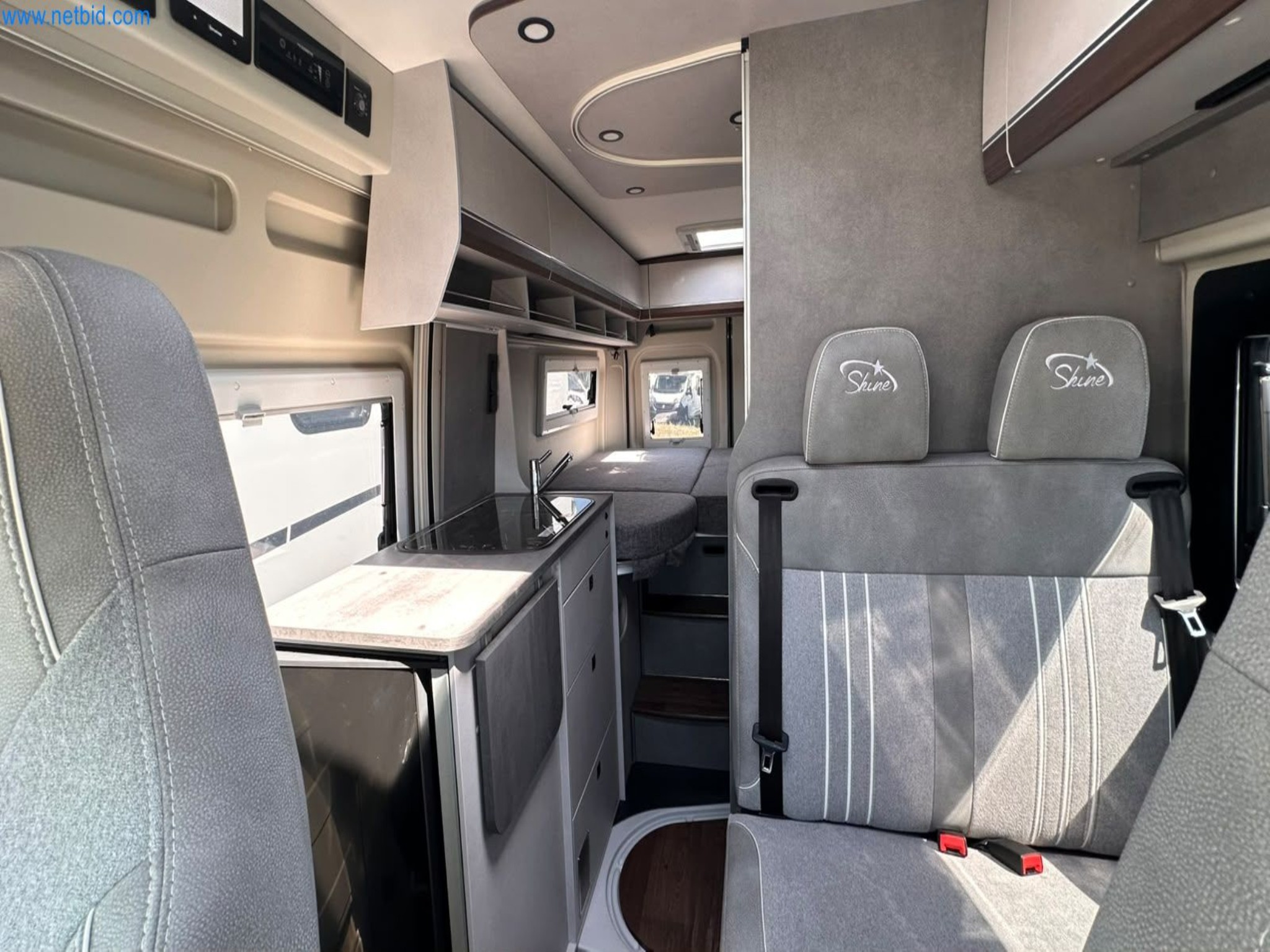 Motorhomes and recreational vehicles, travel trailers, caravan accessories, trucks, office and workshop equipment-6