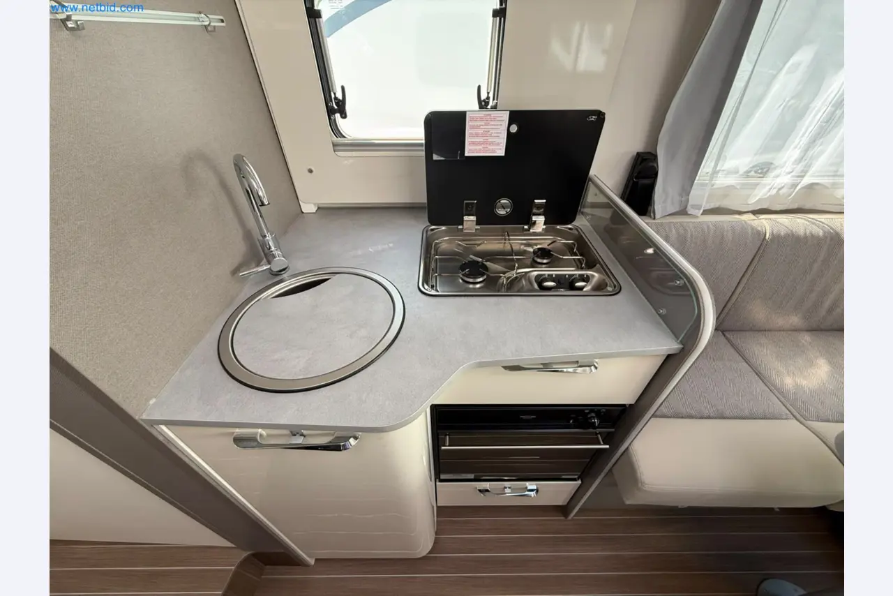 Motorhomes and recreational vehicles, travel trailers, caravan accessories, trucks, office and workshop equipment-10