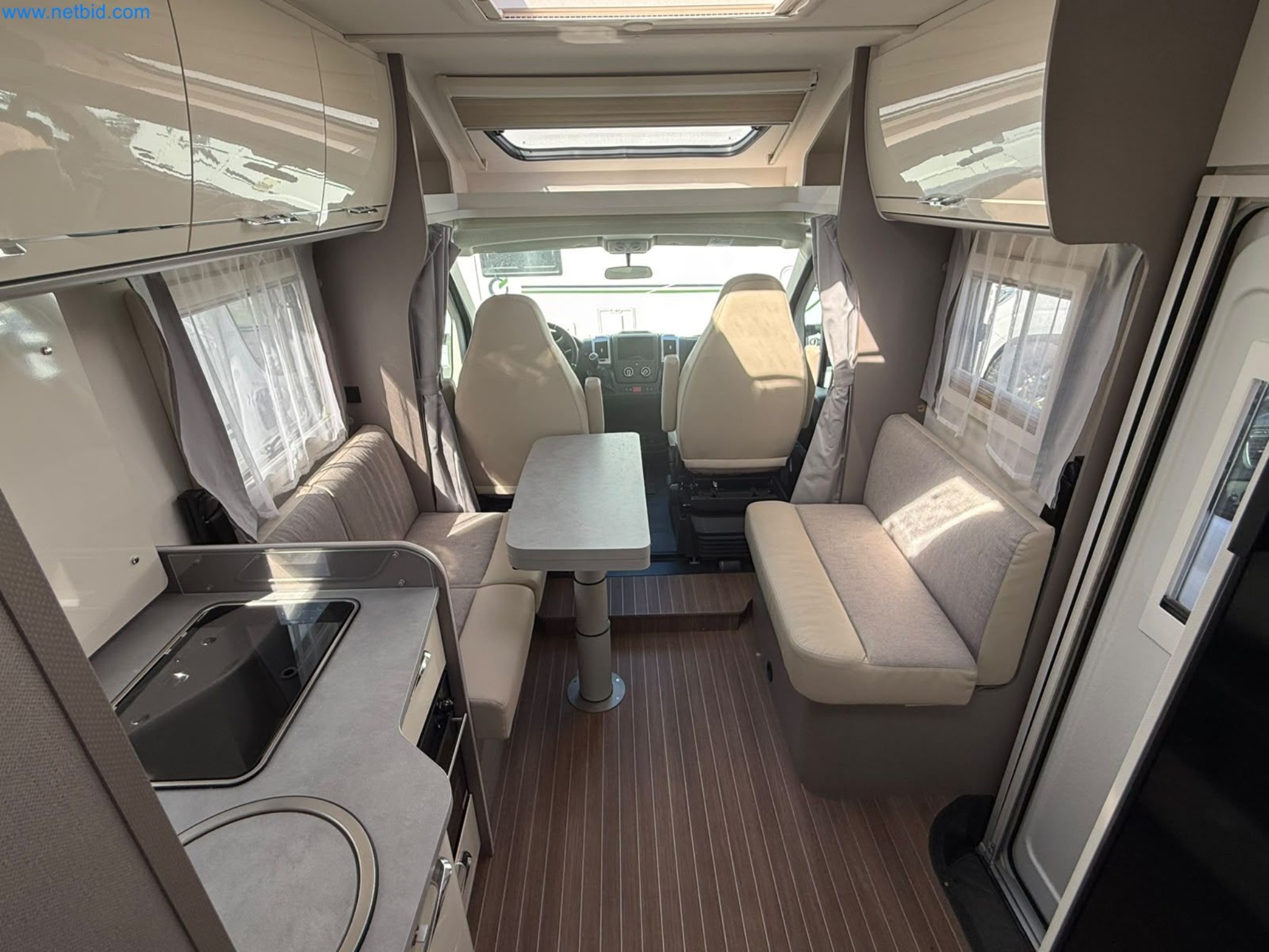 Motorhomes and recreational vehicles, travel trailers, caravan accessories, trucks, office and workshop equipment-17