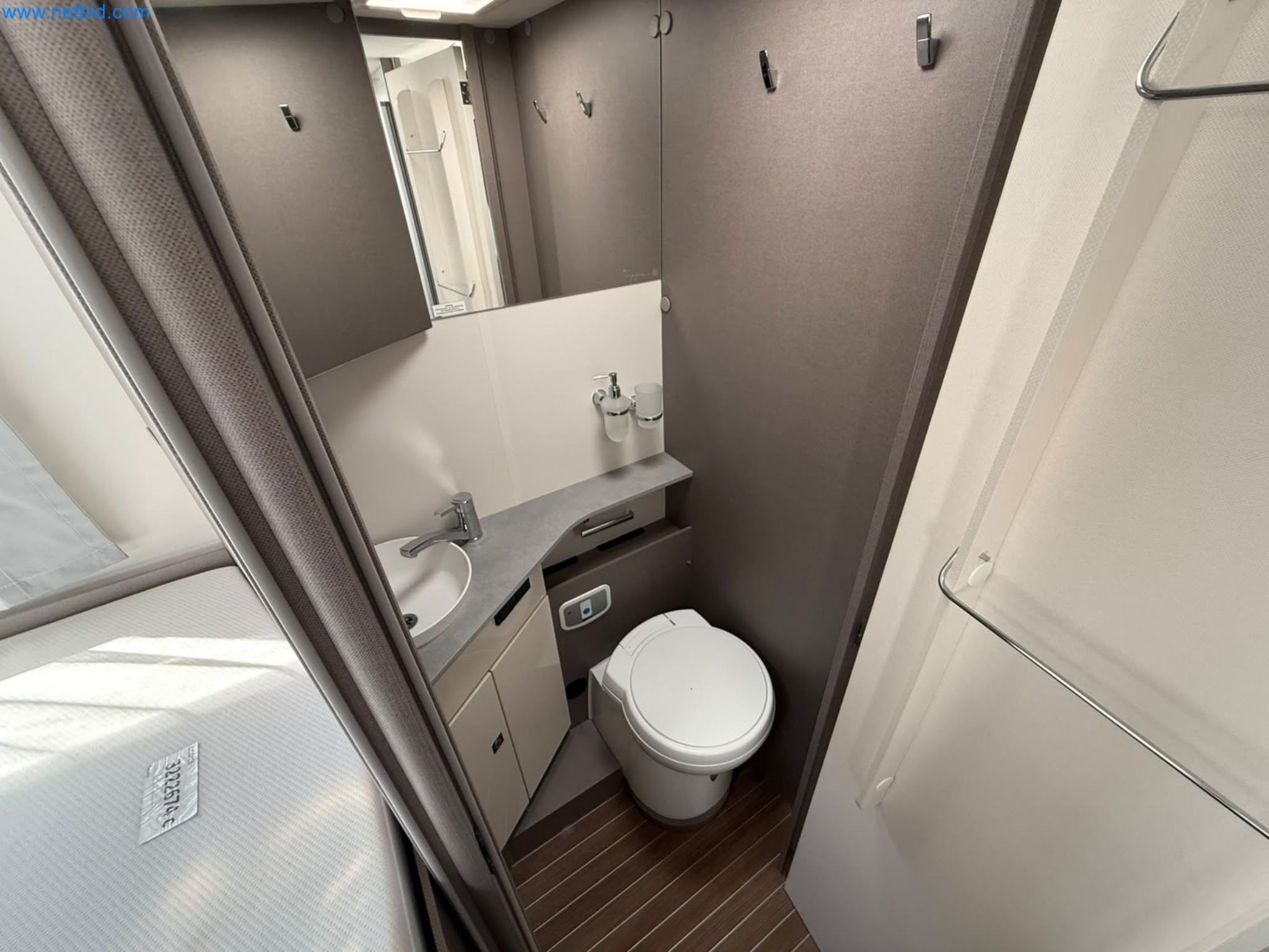 Motorhomes and recreational vehicles, travel trailers, caravan accessories, trucks, office and workshop equipment-20