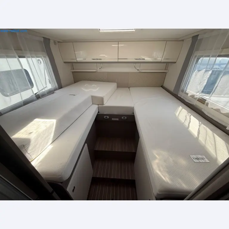 Motorhomes and recreational vehicles, travel trailers, caravan accessories, trucks, office and workshop equipment-4