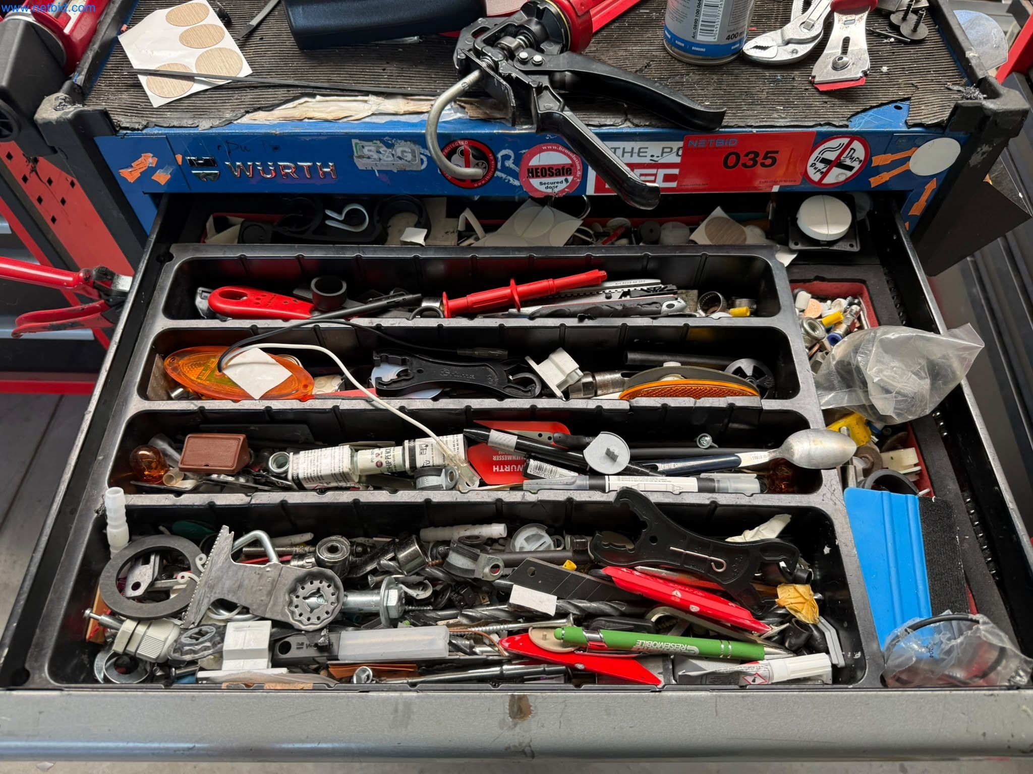 Motorhomes and recreational vehicles, travel trailers, caravan accessories, trucks, office and workshop equipment-12
