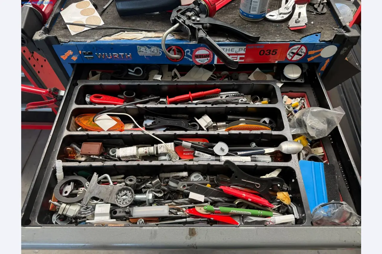 Motorhomes and recreational vehicles, travel trailers, caravan accessories, trucks, office and workshop equipment-12