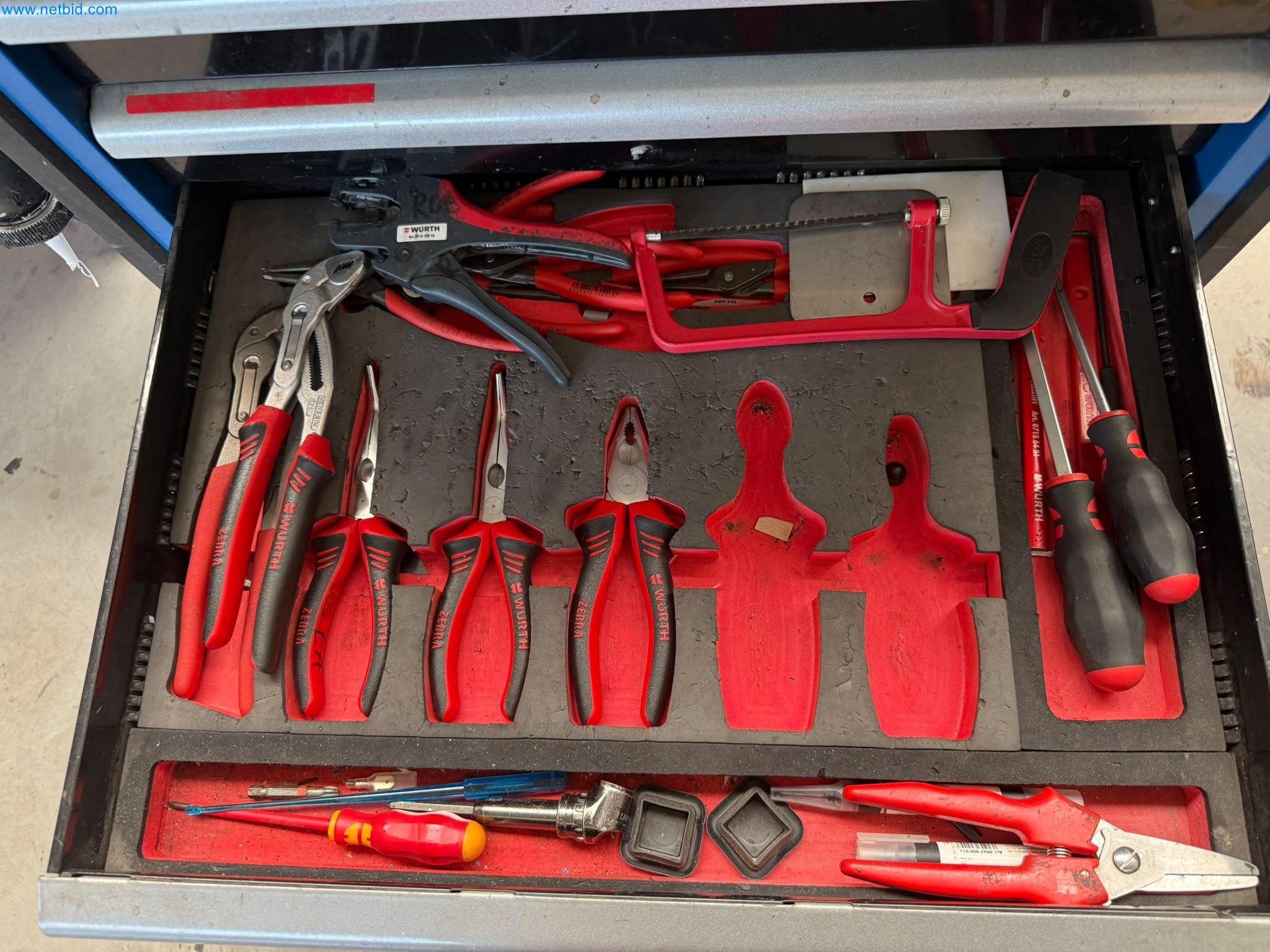 Motorhomes and recreational vehicles, travel trailers, caravan accessories, trucks, office and workshop equipment-18