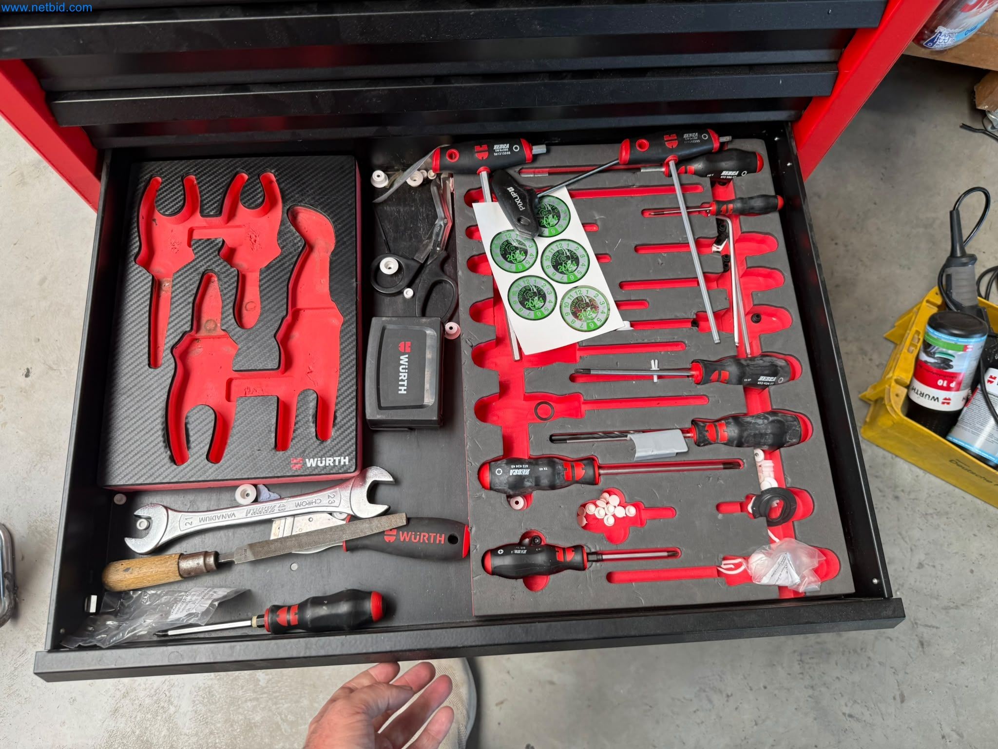 Motorhomes and recreational vehicles, travel trailers, caravan accessories, trucks, office and workshop equipment-11
