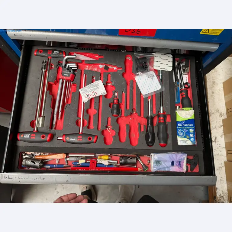 Motorhomes and recreational vehicles, travel trailers, caravan accessories, trucks, office and workshop equipment-16