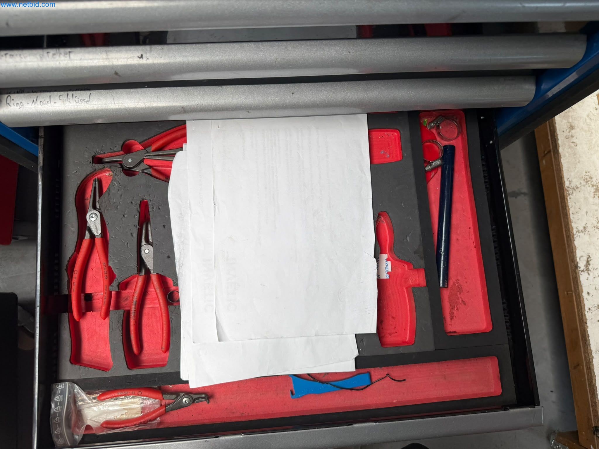 Motorhomes and recreational vehicles, travel trailers, caravan accessories, trucks, office and workshop equipment-18