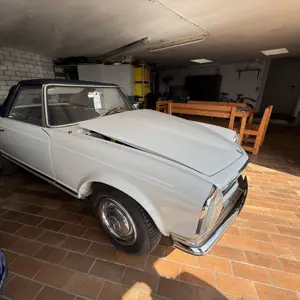 Classic Cars Mercedes-Benz 250SL Automatic (W113 Pagode)