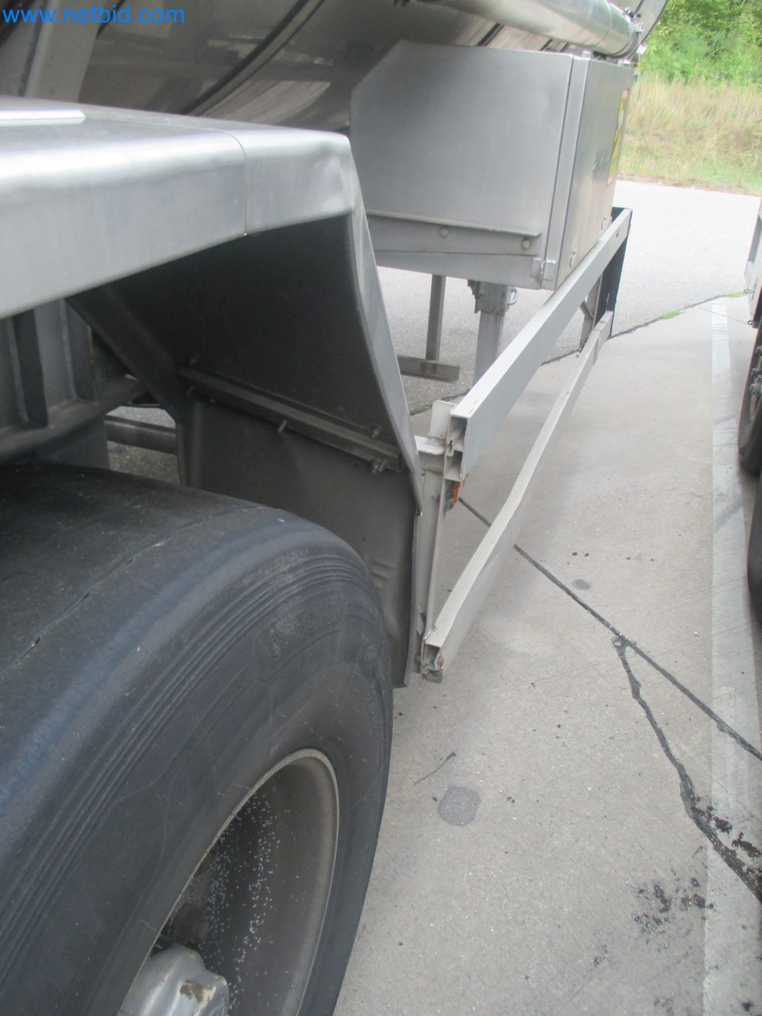 Tractor-trailers and tank semi-trailers for transporting liquid goods and food products (tank logistics)-16