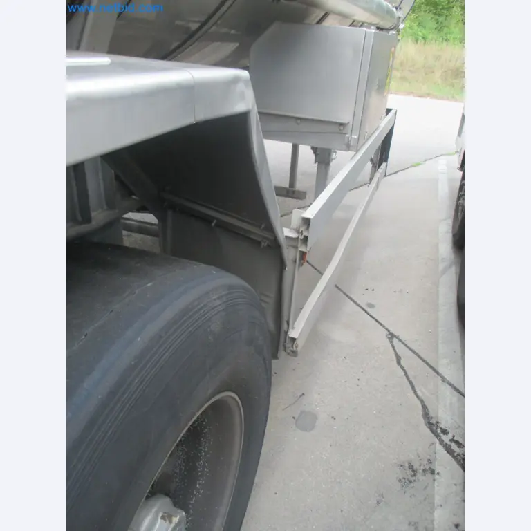 Tractor-trailers and tank semi-trailers for transporting liquid goods and food products (tank logistics)-16