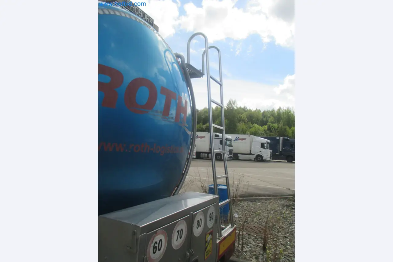 Tractor-trailers and tank semi-trailers for transporting liquid goods and food products (tank logistics)-3