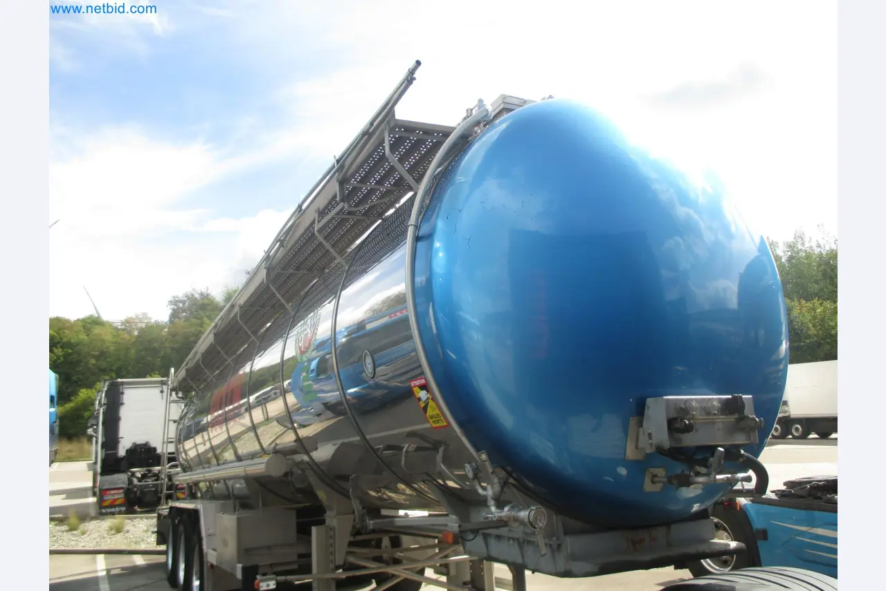 Tractor-trailers and tank semi-trailers for transporting liquid goods and food products (tank logistics)-15