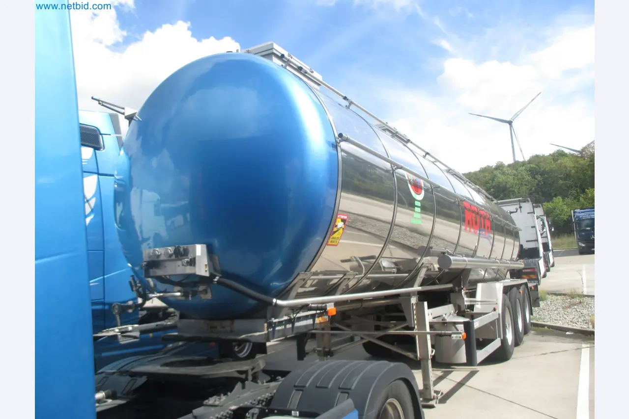 Tractor-trailers and tank semi-trailers for transporting liquid goods and food products (tank logistics)-16