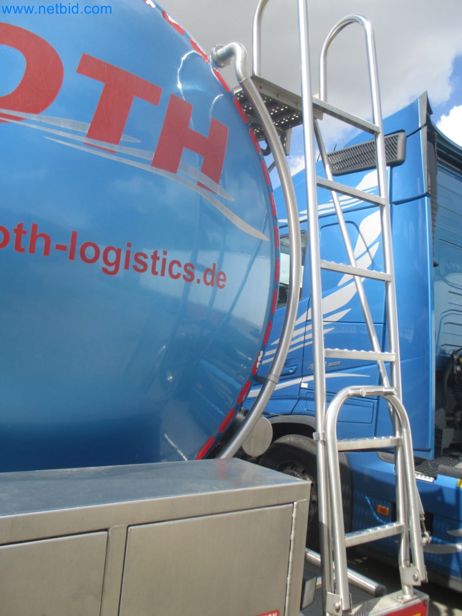 Tractor-trailers and tank semi-trailers for transporting liquid goods and food products (tank logistics)-25
