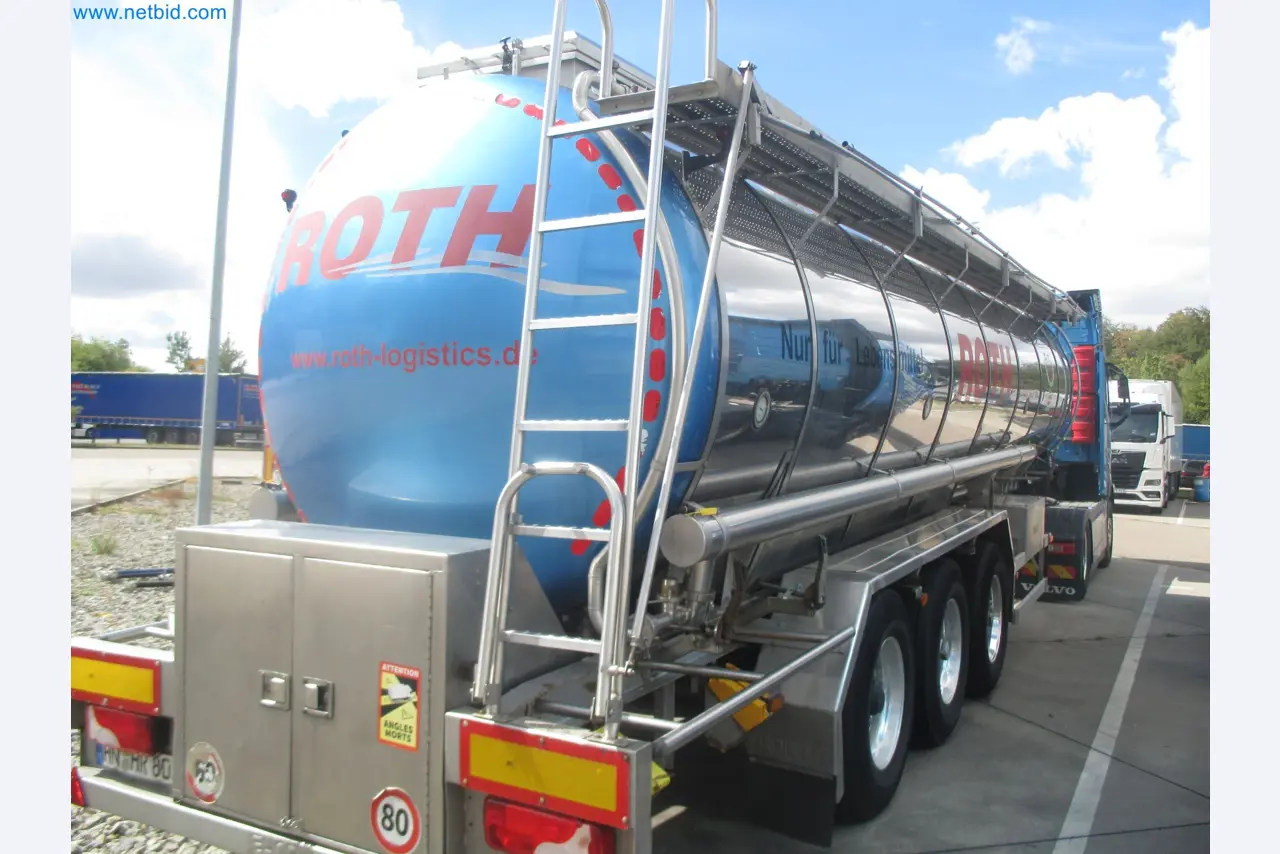 Tractor-trailers and tank semi-trailers for transporting liquid goods and food products (tank logistics)-3