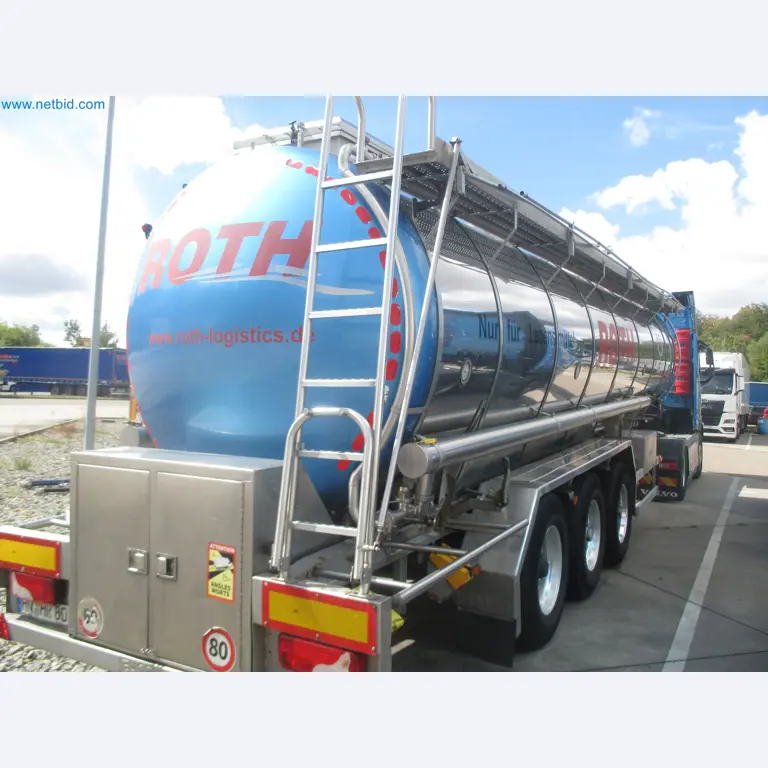 Tractor-trailers and tank semi-trailers for transporting liquid goods and food products (tank logistics)-3