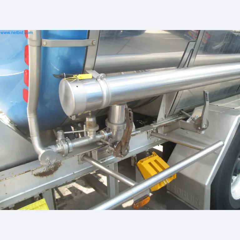 Tractor-trailers and tank semi-trailers for transporting liquid goods and food products (tank logistics)-4