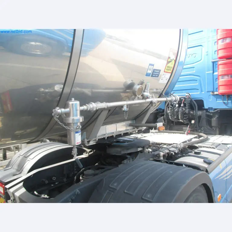 Tractor-trailers and tank semi-trailers for transporting liquid goods and food products (tank logistics)-15