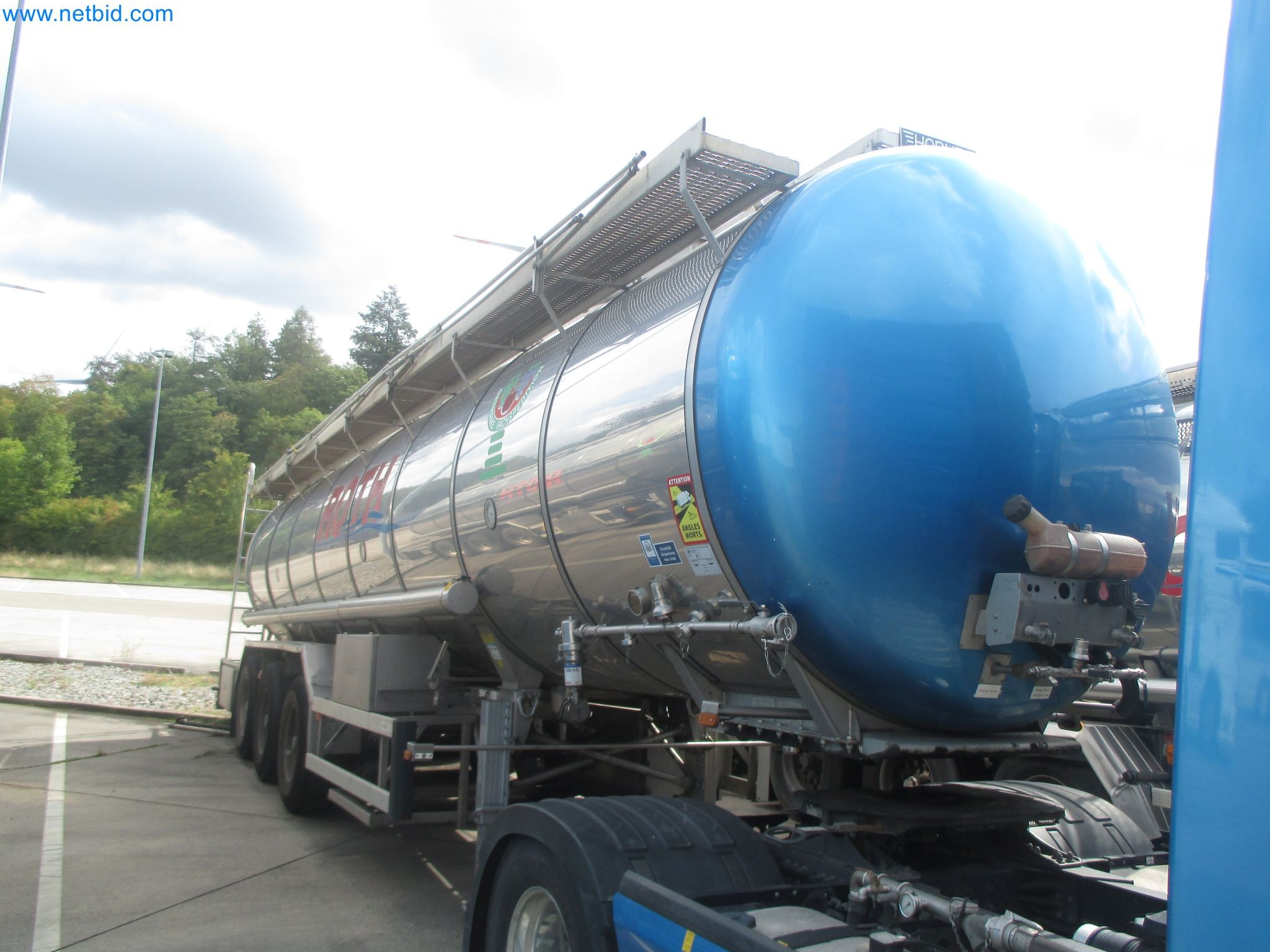 Tractor-trailers and tank semi-trailers for transporting liquid goods and food products (tank logistics)-19