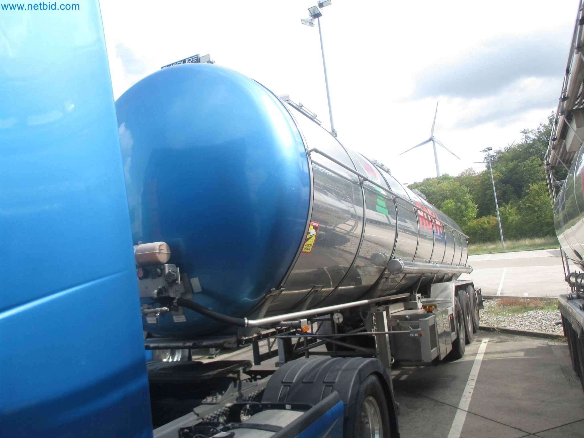Tractor-trailers and tank semi-trailers for transporting liquid goods and food products (tank logistics)-20