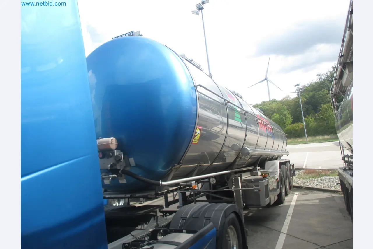 Tractor-trailers and tank semi-trailers for transporting liquid goods and food products (tank logistics)-20