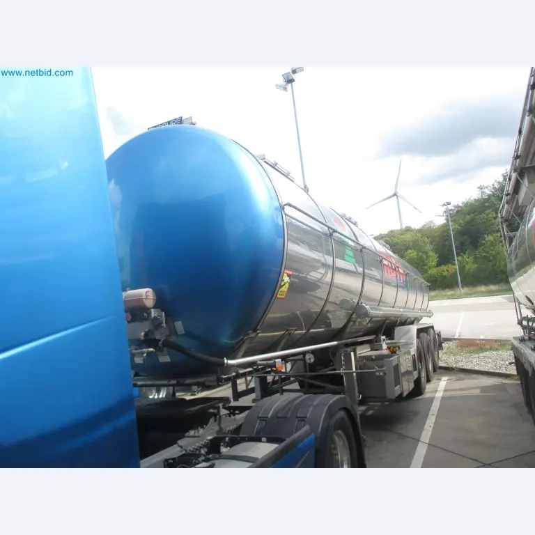 Tractor-trailers and tank semi-trailers for transporting liquid goods and food products (tank logistics)-20