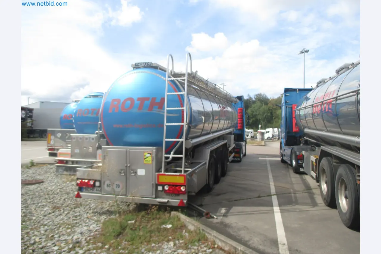 Tractor-trailers and tank semi-trailers for transporting liquid goods and food products (tank logistics)-2