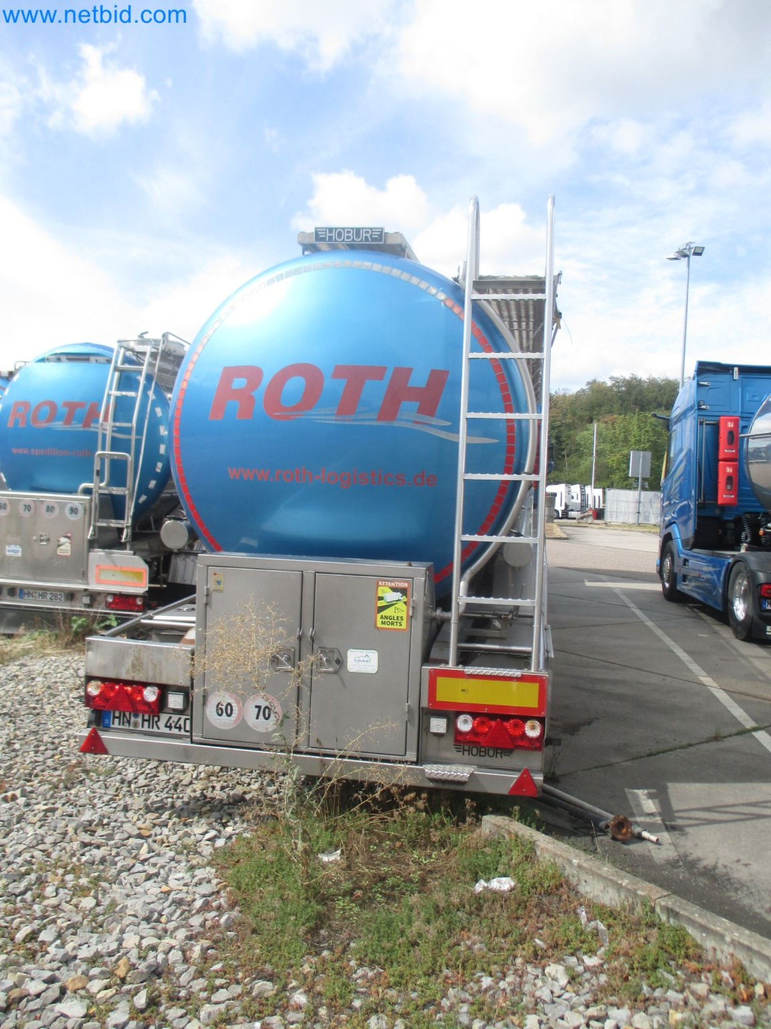 Tractor-trailers and tank semi-trailers for transporting liquid goods and food products (tank logistics)-3